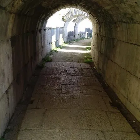 Demirci 4 Kusadasi